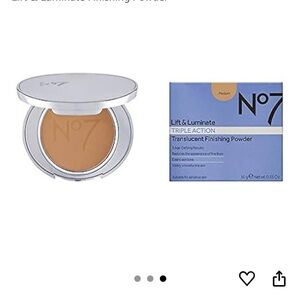 No7 Lift & Luminate Triple Action Finishing Powder - Medium Tan